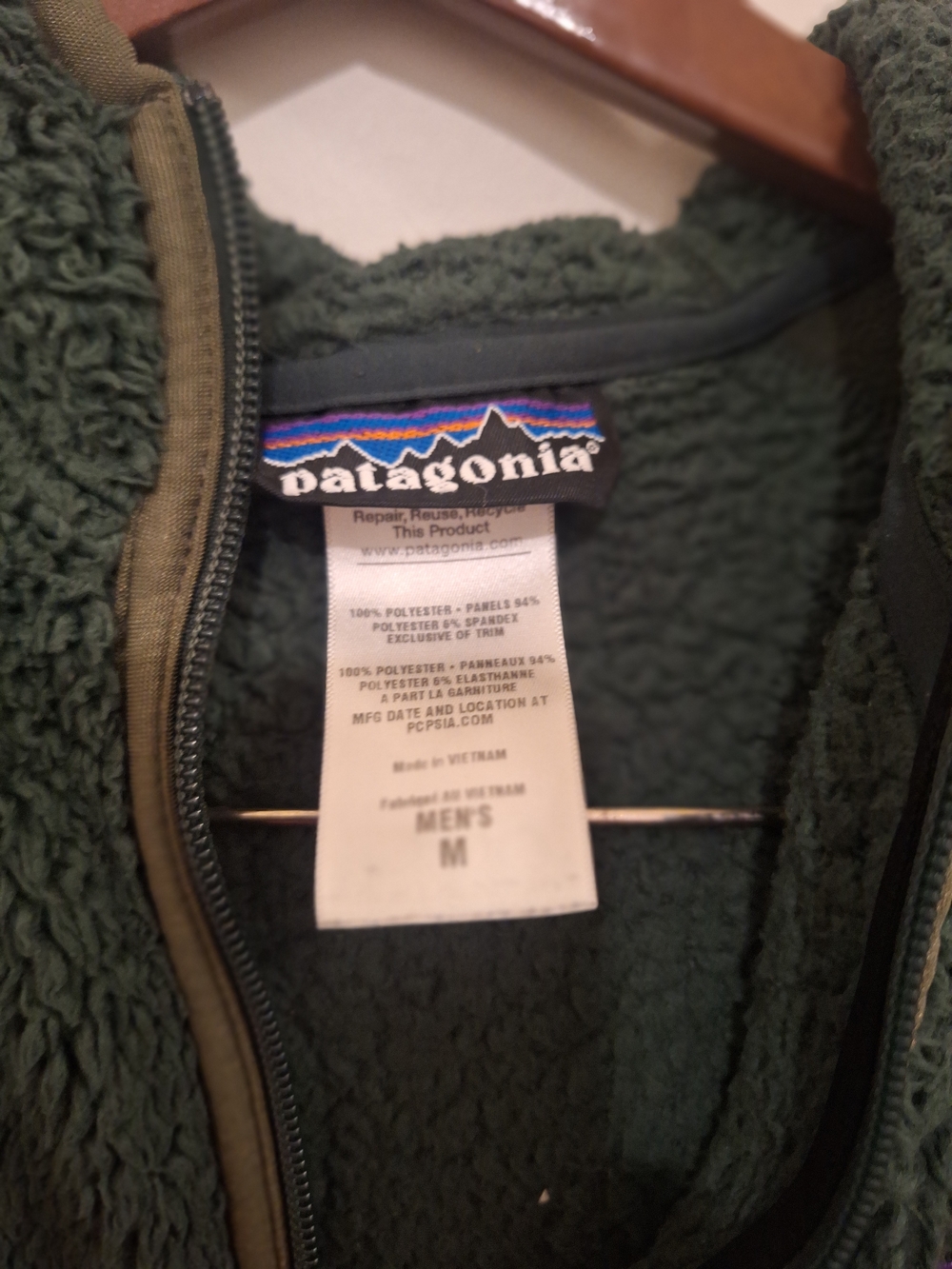 Patagonia Green Full-Zip Hooded Fleece Jacket - Picture 4 of 8